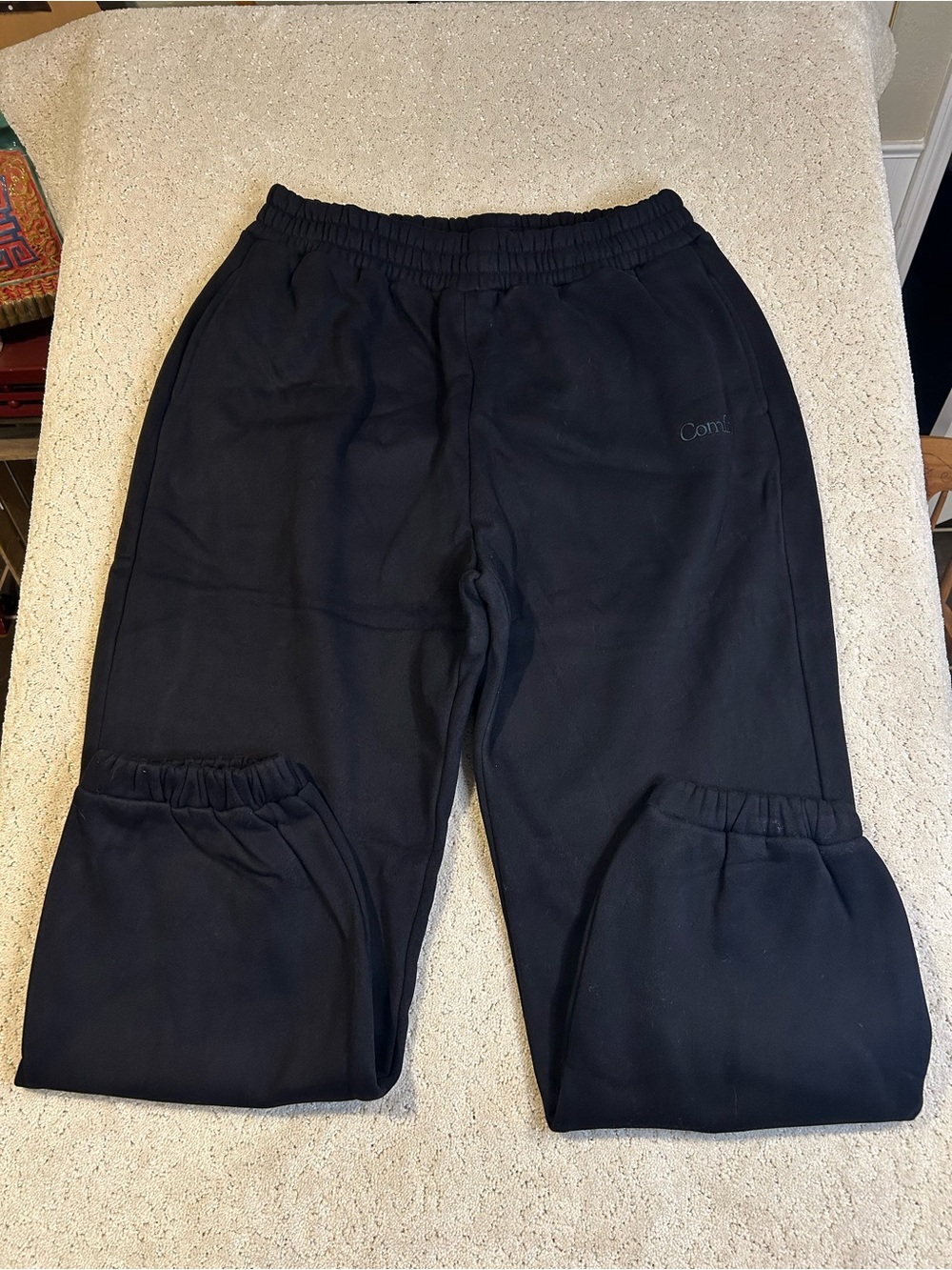 New in bag Comfrt black signature sweatpants embroidered logo size XL loungewear